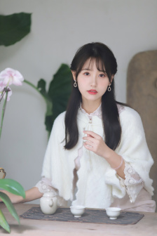 小向まな美